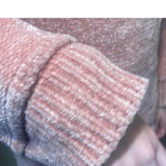 🍀5/$25🍀‎ Pink Lilly Small oversized pink comfy sweater - Picture 8 of 10